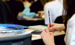 ഒരു ആണ്‍കുട്ടിക്ക് വേണ്ടി രണ്ടു പെണ്‍കുട്ടികള്‍ തമ്മിലടിച്ചു ; കോളേജ് ആണുങ്ങളും പെണ്ണുങ്ങളും ഒരുമിച്ചിരിക്കരുതെന്ന് നിര്‍ദേശമിട്ടു...!!