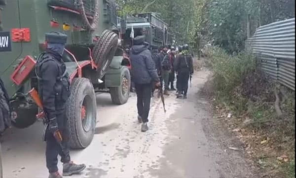 ജമ്മു കശ്മീരില്‍ ഏറ്റുമുട്ടല്‍: രണ്ട് ലഷ്‌കര്‍ ഇ തോയിബ ഭീകരരെ വധിച്ചു