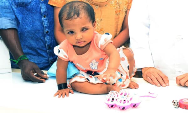  ലോക കാഴ്ച്ചദിനം: അമീറയെ മമ്മൂട്ടി കണ്ടു ; ഇനി അമീറക്ക് ലോകം കാണാം