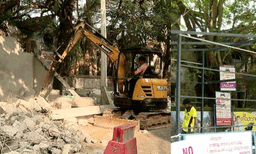 മിഠായിത്തെരുവിൽ കടമുറികൾ പൊളിച്ച സ്ഥലത്ത് വീണ്ടും കടമുറി നിർമ്മാണം