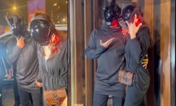 മാസ്ക്മാനൊപ്പം മാസ്ക് വിമണും- രാജ് കുന്ദ്രയ്ക്കൊപ്പം ശില്പഷെട്ടിയും മാസ്കിൽ - ഇവർക്കെന്താ എന്ന് ആരാധകർ 