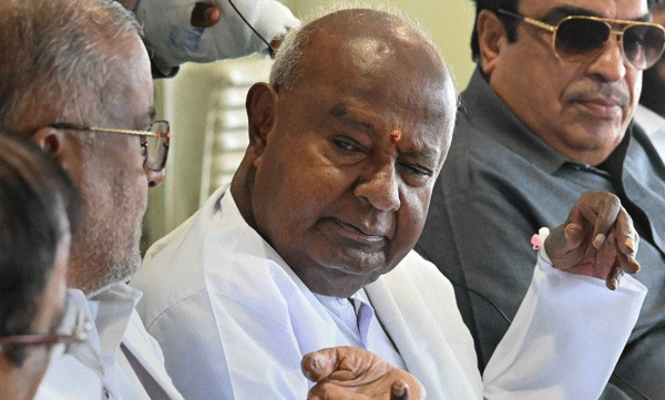  പിണറായി വിജയന്‍ ബിജെപി-ജെഡിഎസ് സഖ്യത്തെ പിന്തുണച്ചെന്ന് പറഞ്ഞിട്ടില്ല; മലക്കം മറിഞ്ഞ് ദേവഗൗഡ