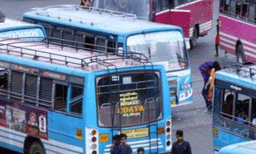 സംസ്ഥാനത്ത് സ്വകാര്യബസ് പണിമുടക്ക് ആരംഭിച്ചു ; വലഞ്ഞ് യാത്രക്കാര്‍, ബസ് സ്റ്റാന്റുകളില്‍ കുടുങ്ങി അനേകര്‍