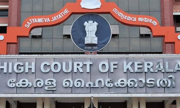 സംസ്ഥാനം വന്‍ സാമ്പത്തിക പ്രതിസന്ധിയിലെന്ന് സര്‍ക്കാര്‍ ; ഹൈക്കോടതിയില്‍ സത്യവാങ്മൂലം
