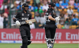 രചിൻ രവീന്ദ്രയ്ക്ക് സെഞ്ചുറി; വെടിക്കെട്ട് ബാറ്റിങുമായി വില്യംസൺ; പാകിസ്താനെതിരേ ന്യൂസിലൻഡിന് കൂറ്റൻ  വിജയലക്ഷ്യം