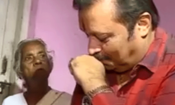 പെന്‍ഷന്‍ വിഷയത്തില്‍ ഭിക്ഷാടനം നടത്തിയ മറിയക്കുട്ടിയെ തേടി സുരേഷ്‌ഗോപി ;  ഇടുക്കിയിലെ വീട്ടിലെത്തി സന്ദര്‍ശിച്ചു 