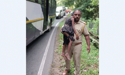 ശബരിമലയിലേക്ക് വന്ന തമിഴ്‌നാട്ടുകാര്‍ ഒമ്പതു വയസുകാരിയെ ബസില്‍ മറന്നു വെച്ചു ; മോട്ടോര്‍ വാഹന വകുപ്പ് ഉദ്യോഗസ്ഥര്‍ കുട്ടിയെ കണ്ടെത്തി പോലീസ് കണ്‍ട്രോള്‍ റൂമില്‍ എത്തിച്ചു