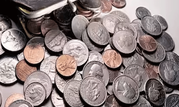 10 വർഷത്തെ സമ്പാദ്യം ബാങ്കിൽ നിക്ഷേപിക്കാനായി; നിരസിച്ച് ബാങ്ക് ഉദ്യോഗസ്ഥര്‍