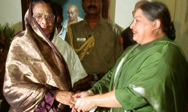 ഫാത്തിമബീവിക്ക് ഔദ്യോഗിക ജീവിതത്തില്‍ നേരിടേണ്ടി വന്നത് കൊടുങ്കാറ്റും പേമാരിയും ; ഗവര്‍ണറാക്കാന്‍ ശിപാര്‍ശ ചെയ്തത് കരുണാനിധി, പക്ഷേ ജയലളിയെ മുഖ്യമന്ത്രിയാക്കി ഞെട്ടിച്ചു