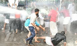 വ്യാജ തിരിച്ചറിയൽ കാർഡില്‍ നടപടി വൈകുന്നു; പ്രതിഷേധിച്ച് യുവമോർച്ച സെക്രട്ടേറിയറ്റ് മാർച്ച്
