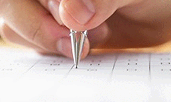 പിഎസ് സി പരീക്ഷ എഴുതാന്‍ സഹായിയെ വികലാംഗനായ ഉദ്യോഗാര്‍ത്ഥിക്ക് സ്വന്തമായി കൊണ്ടുവരാനാകില്ല ; പി.ഡബ്ല്യു.ഡി. ഉദ്യോഗാര്‍ഥിയുടെ അപേക്ഷ പിഎസ് സിയ്ക്ക് പിന്നാലെ ഹൈക്കേടതിയും തള്ളി