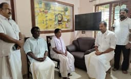 കുസാറ്റിലെ ദുരന്തം: അവസാനമായി കാണാന്‍ അതുൽ തമ്പിയുടെ ഭവനത്തിലേക്ക് നാട്ടുകാരും സുഹൃത്തുക്കളും 