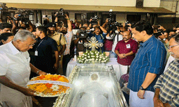 സാറ തോമസിന്  അന്തിമോപചാരം അർപ്പിച്ച് മുഖ്യമന്ത്രിയും മന്ത്രിമാരും; അതുലിന്റെ സംസ്കാരം നടത്തി