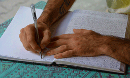 കവിതയിലൂടെ ഉത്തര കൊറിയയെ പ്രശംസിച്ചു, കൊറിയന്‍ ഐക്യത്തിനായി സംസാരിച്ചു: 68 കാരനെ കഠിന തടവിന് വിധിച്ച് ദക്ഷിണ കൊറിയ
