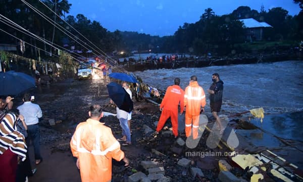 പ്രളയം കഴിഞ്ഞിട്ട് അഞ്ച്  വര്‍ഷങ്ങള്‍, കരകാണാതെ പ്രളയക്കേസുകള്‍; ജീവനക്കാരുടെ കുറവുമൂലം പ്രളയനഷ്ടപരിഹാര കേസുകളില്‍ തീര്‍പ്പകലെ,
കെട്ടിക്കിടക്കുന്നത് 22825 കേസുകള്‍
