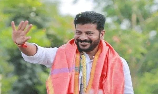 തെലുങ്കാനയില്‍ കോണ്‍ഗ്രസിനെ വീണ്ടെടുത്ത് രേവന്ദ് റെഡ്ഡി ; ബി.ജെ.പിയുടെ വിദ്യാര്‍ഥി വിഭാഗമായ എ.ബി.വി.പിയില്‍ തുടങ്ങി തെലുങ്കുദേശം പാര്‍ട്ടിയിലൂടെ വളര്‍ന്ന നേതാവ്