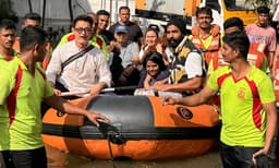 വിഷ്ണു വിശാലിനൊപ്പം പ്രളയത്തില്‍ കുടുങ്ങി ആമിര്‍ ഖാന്‍; രക്ഷപെടുത്തി റെസ്‌ക്യൂ ടീം
