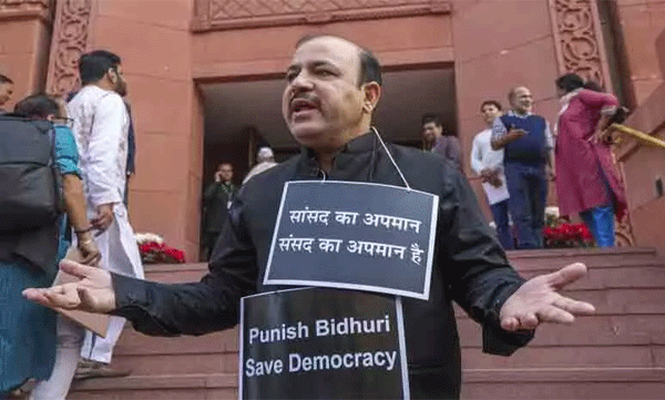 സംഘടനാ വിരുദ്ധ പ്രവര്‍ത്തനം ; ഡാനിഷ് അലി എം പി യെ ബി.എസ്.പിയിൽ നിന്ന് പുറത്താക്കി

