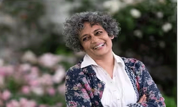  പി ജി ദേശീയ പുരസ്‌കാരം  അരുന്ധതി റോയിക്ക്