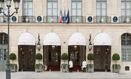 ഹോട്ടലില്‍ എത്തിയ അതിഥിയുടെ കോടികള്‍ വിലമതിക്കുന്ന മോതിരം കാണാതായി: ഒടുവില്‍ കണ്ടെത്തിയത് വാക്വം ക്ലീനറില്‍ നിന്ന് 

