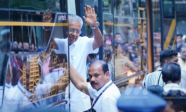 നവകേരള സദസ്: ആളെ കൂട്ടാന്‍ പത്തനംതിട്ട ജില്ലാ കലക്ടറുടെ പേരില്‍ വ്യാജ ഉത്തരവ് ഇറക്കി: പിന്നില്‍ സര്‍വീസ് സംഘടനകളോ?