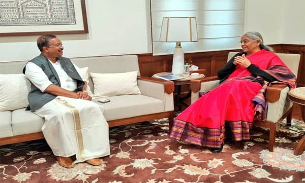 കേരള സര്‍ക്കാരിന്റെ കെടുകാര്യസ്ഥതയുടെ ക്ലേശത്തില്‍ നിന്ന് ജനങ്ങളെ രക്ഷിച്ച കേന്ദ്രത്തിന് നന്ദി: വി.മുരളീധരന്‍