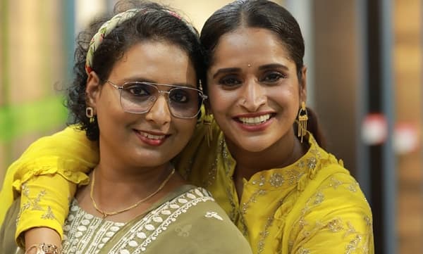 നാടകം കളിക്കണം, ഡയലോഗ് തെറ്റിക്കണം, എന്നിട്ട് സ്‌റ്റേജില്‍ മൊട്ടയിടണം; പ്രിയ സുഹൃത്തിന്റെ  വേര്‍പാടില്‍ സുരഭി ലക്ഷ്മി 
