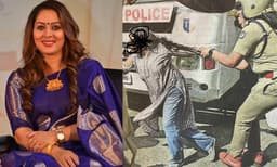 ‘‘കൗരവ സഭയല്ല ഇത്, കേരളത്തിലെ ഒരു തെരുവാണ്...’’ യുവതിയുടെ ഉടുപ്പ് വലിച്ചു കീറിയ ഞെട്ടലില്‍ കുറിപ്പെഴുതി ശ്രിയ രമേശ്