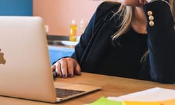 മാനേജര്‍ അടക്കം മോശം പെരുമാറ്റം; സഹിക്കെട്ട് ജോലിയില്‍ നിന്ന് രാജിവച്ചു,  ശേഷം കമ്പിനിക്ക് കിടിലന്‍ പണികൊടുത്ത് യുവതി 

