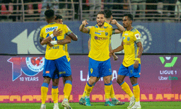 മുംബൈ സിറ്റിക്കെതിരെ ​ കേരള ബ്ലാസ്റ്റേഴ്സ  ഒരു ഗോളിന് മുന്നില്‍
