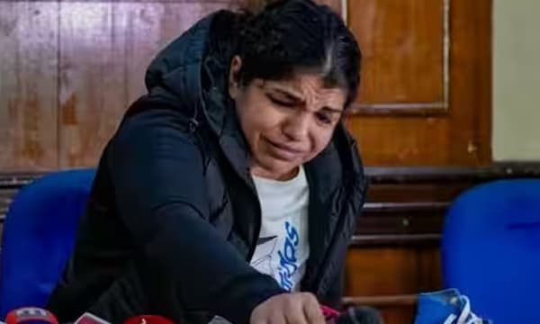 തെരഞ്ഞെടുക്കപ്പെട്ട ഗുസ്തി ഫെഡറേഷനെ പിരിച്ചുവിട്ടു ; ഗുസ്തിയുടെ എല്ലാ കാര്യവും ഇന്ത്യന്‍ ഒളിമ്പിക് അസോസിയേഷന് കൈമാറി