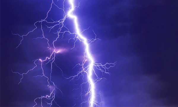 മക്കയില്‍ മിന്നലേറ്റ് നാല് പേര്‍ മരിച്ചു; ഒരാള്‍ക്ക് പരിക്കേറ്റു