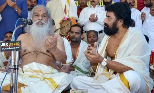 സംഗീതാർച്ചനയിൽ കെ ജെ യേശുദാസ് പാടുന്നു (ഫയൽ ചിത്രം)