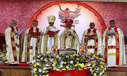 മാര്‍ റാഫേല്‍ തട്ടില്‍ സിറോ മലബാര്‍ സഭയെ നയിക്കും