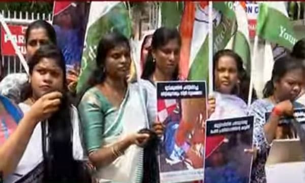 ഡിജിപിക്ക് വെപ്പുമുടി പോസ്റ്റില്‍ അയച്ച് യൂത്ത് കോണ്‍ഗ്രസിന്റെ വേറിട്ട പ്രതിഷേധം; ആലപ്പുഴയിലും കാസര്‍ഗോട്ടും സംഘര്‍ഷം