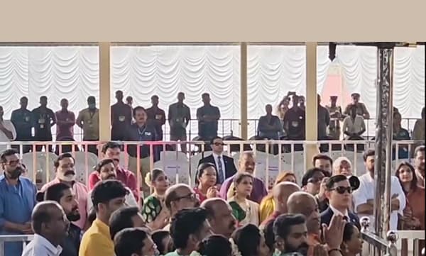  മകളെ മണ്ഡപത്തിലേക്ക് ആനയിച്ച് സുരേഷ്ഗോപിയും കുടുംബവും; വരണമാല്യം കൈമാറിയത് മോദി; സാന്നിദ്ധ്യമായി മമ്മൂട്ടിയും മോഹന്‍ലാലും 