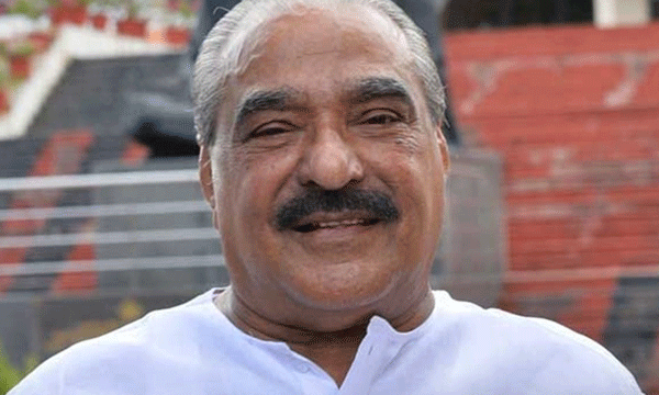 രമേശ് ചെന്നിത്തലയെ മുഖ്യമന്ത്രിയാക്കണമെന്ന ആവശ്യത്തെ അനുകൂലിച്ചില്ല ; അദ്ദേഹം തനിക്കെതിരേ ബാര്‍ക്കോഴക്കേസ് ആയുധമാക്കി ; വിവാദ വെളിപ്പെടുത്തലുമായി കെ.എം.മാണിയുടെ ആത്മകഥ