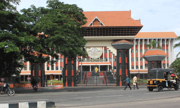 അര്‍ഹതപ്പെട്ടതും തടയുന്നു, ​സുപ്രീം​കോടതിയില്‍ പോകേണ്ടിവന്നു; ഗവര്‍ണര്‍ വിട്ടുകളഞ്ഞത് കേന്ദ്രത്തിന് എതിരേയുള്ള രൂക്ഷ വിമര്‍ശനം