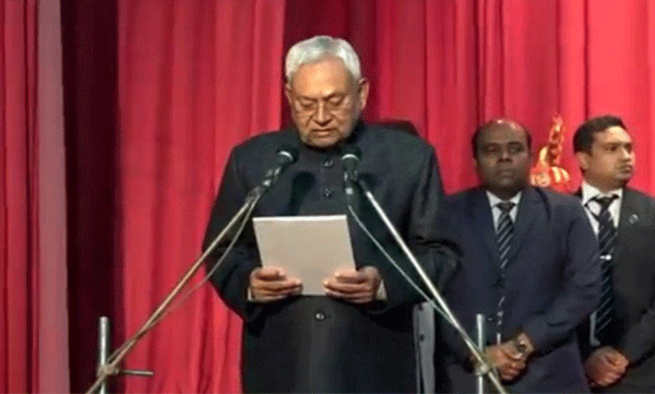 ബി.ജെ.പി -ജെഡിയു സഖ്യസര്‍ക്കാര്‍ അധികാരമേറ്റു; ബിഹാര്‍ മുഖ്യമന്ത്രിയായി വീണ്ടും സത്യപ്രതിജ്ഞ ചെയ്ത് നിതീഷ് കുമാര്‍