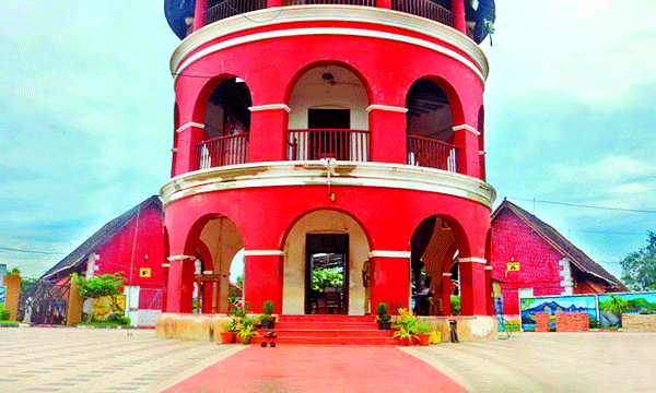 പോലീസിന്റെ കാര്യക്ഷമതയോ, കുറ്റകൃത്യം കൂടുന്നതോ?  സെന്‍ട്രല്‍ ജയിലുകളില്‍ അടക്കം ഇരട്ടിയിലേറെയാണു തടവുകാര്‍ ; 553 പേര്‍ക്ക് സൗകര്യമുള്ള വിയ്യൂര്‍ ജയിലില്‍ കിടക്കുന്നത് 1045 പേര്‍ 