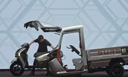 ഇലക്ട്രിക് സ്‌കൂട്ടറിന്റെയും ഇലക്ട്രിക് ഓട്ടോറിക്ഷയുടേയും സംയോജനം ;  ഹീറോയുടെ പുതിയ വാഹനം
