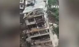വെറും സെക്കന്റുകള്‍ക്കുള്ളില്‍ നിലംപൊത്തി അഞ്ച് നില കെട്ടിടം: ഞെട്ടിക്കുന്ന ദൃശ്യങ്ങള്‍ പുറത്ത് 