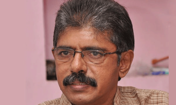 ചുള്ളിക്കാടിന്റെ കുറിപ്പ് കൊണ്ടു; മാന്യമായ പ്രതിഫലം നല്‍കാന്‍ തീരുമാനം; മലയാളികളെ കുറ്റപ്പെടുത്തിയതിന് ചുള്ളിക്കാടിന് സോഷ്യല്‍ മീഡിയയില്‍ പൊങ്കാല