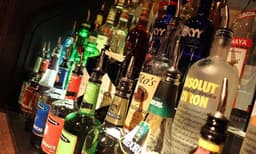 കോടതി ഫീസ് വര്‍ധിപ്പിക്കും, മദ്യത്തിന് 10 രൂപ കൂടും