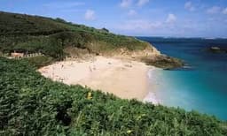 

ടിവിയും ഫോണും ക്ലോക്കും ഒന്നുമില്ല: എങ്ങും ശാന്തത,  അവധിക്കാലം ആഘോഷിക്കാന്‍ ഇതിലും മികച്ച ദ്വീപില്ലെന്ന് നെറ്റീസണ്‍സ് 
