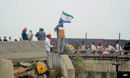 കര്‍ഷക പ്രതിഷേധം; സ്‌റ്റേഡിയങ്ങള്‍ ജയിലുകളാക്കണമെന്ന കേന്ദ്ര നിര്‍ദേശം തള്ളി കെജ്‌രിവാള്‍