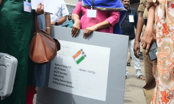 സ്ഥാനാര്‍ഥിയാകാന്‍ സാധ്യതയുള്ളവരും പാര്‍ട്ടി പ്രവര്‍ത്തകരും സ്‌റ്റേഷനുകള്‍ കയറിത്തുടങ്ങി ; സ്ഥിരംകുറ്റവാളി പട്ടികയിലുള്ളവരേത്തേടി പോലീസ് വീടുകളിലെത്തിത്തുടങ്ങി