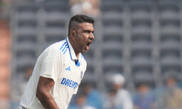 ഇതിഹാസങ്ങള്‍ക്കൊപ്പം; 500 വിക്കറ്റ് ക്ലബ്ബില്‍ അശ്വിന്‍ , ചരിത്ര മുഹൂര്‍ത്തത്തിന്റെ  വീഡിയോ 