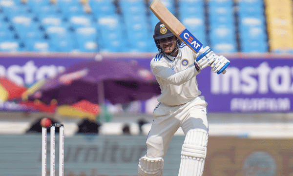 സെഞ്ച്വറിക്കരികെ ​ഗിൽ റൺഔട്ട്, ബാസ്ബോള്‍ അടിയുമായി ജയ്സ്വാളും സര്‍ഫറാസും ; ഇന്ത്യൻ ലീഡ് 400 കടന്നു
