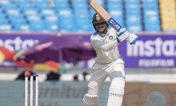 സെഞ്ച്വറിക്കരികെ ​ഗിൽ റൺഔട്ട്, ബാസ്ബോള്‍ അടിയുമായി ജയ്സ്വാളും സര്‍ഫറാസും ; ഇന്ത്യൻ ലീഡ് 400 കടന്നു
